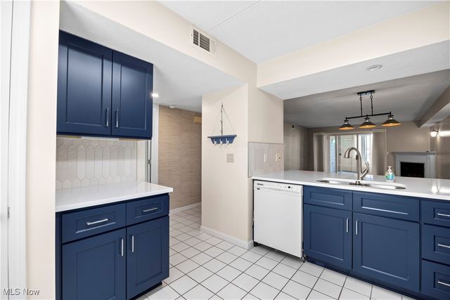 32 Marina Point Drive, Sandusky, OH 44870