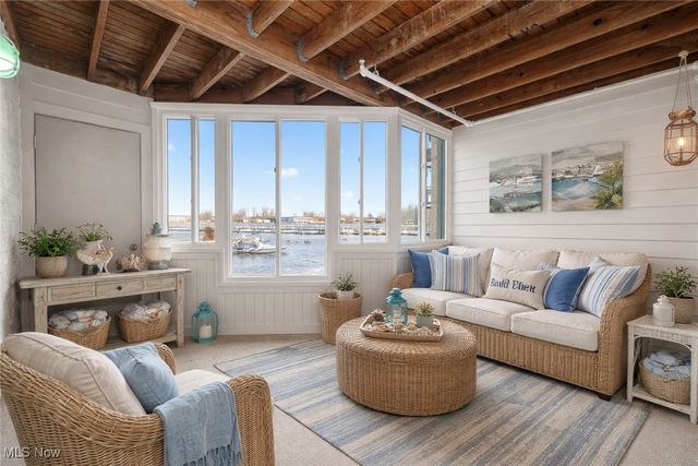 32 Marina Point Drive, Sandusky, OH 44870