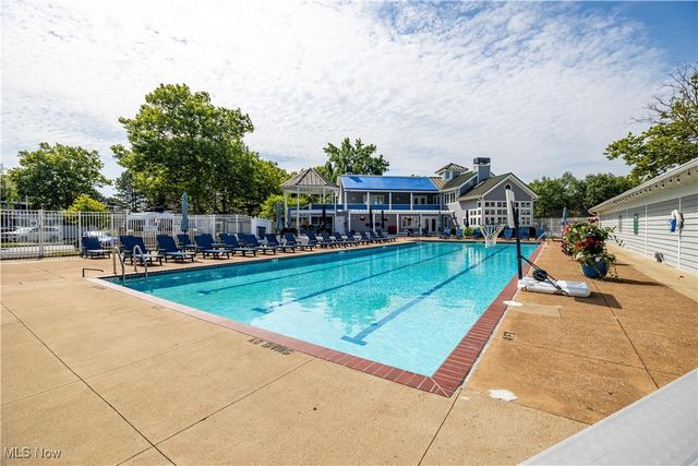 32 Marina Point Drive, Sandusky, OH 44870