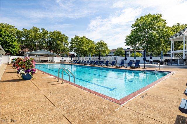 32 Marina Point Drive, Sandusky, OH 44870