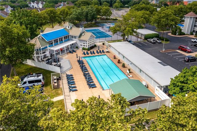 32 Marina Point Drive, Sandusky, OH 44870