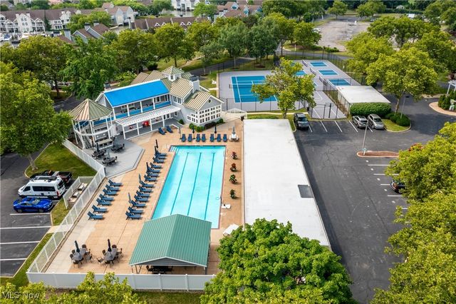 32 Marina Point Drive, Sandusky, OH 44870