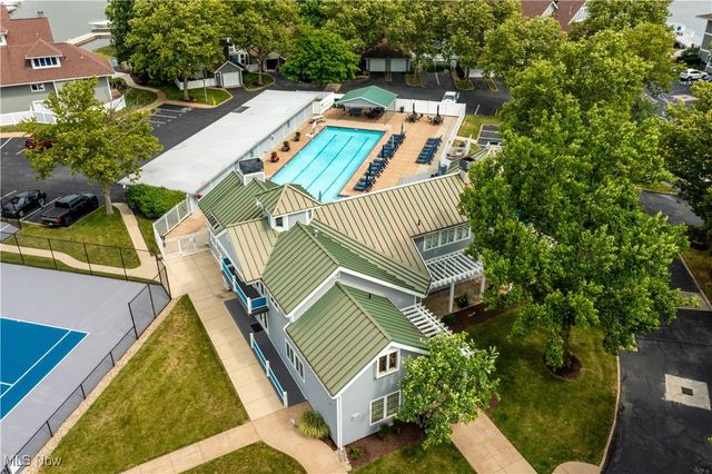 32 Marina Point Drive, Sandusky, OH 44870