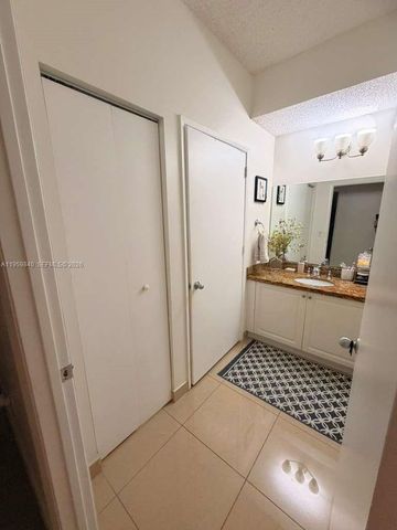 6976 SW 39th St G106, Davie, FL 33314