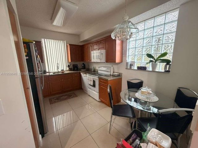 6976 SW 39th St G106, Davie, FL 33314