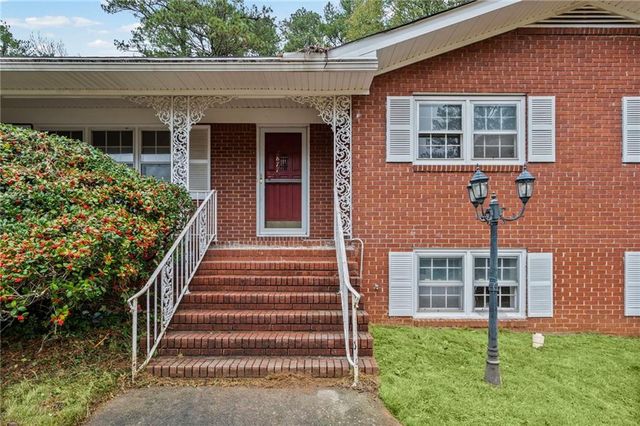 2877 Pine Needle Drive, Atlanta, GA 30344