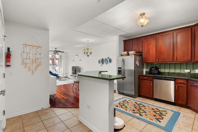 656 Pearson Street 403C, Des Plaines, IL 60016