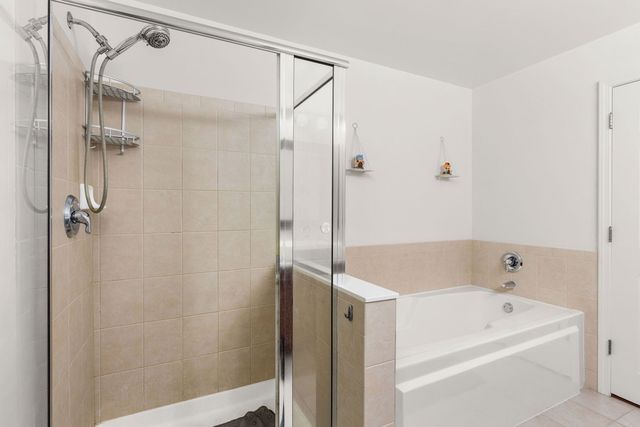 656 Pearson Street 403C, Des Plaines, IL 60016