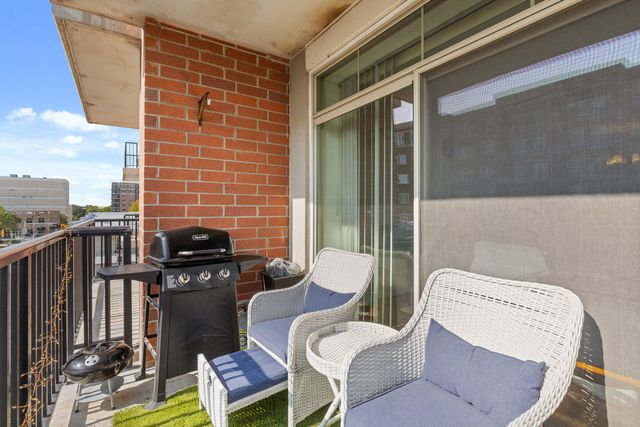 656 Pearson Street 403C, Des Plaines, IL 60016