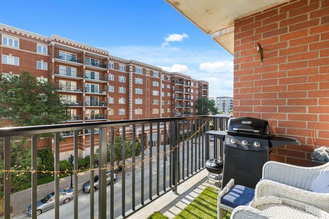 656 Pearson Street 403C, Des Plaines, IL 60016