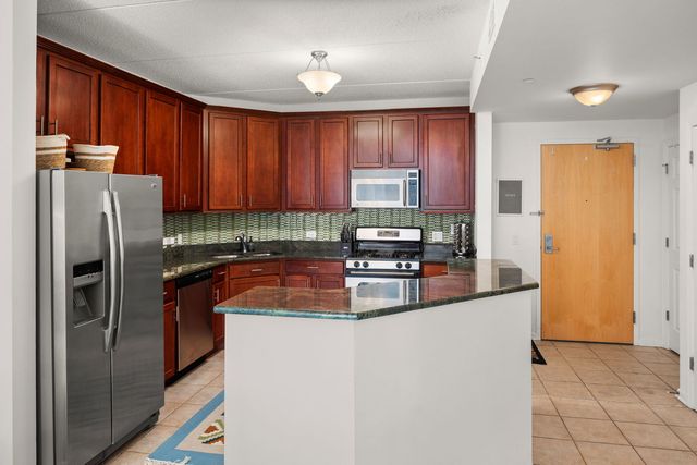 656 Pearson Street 403C, Des Plaines, IL 60016