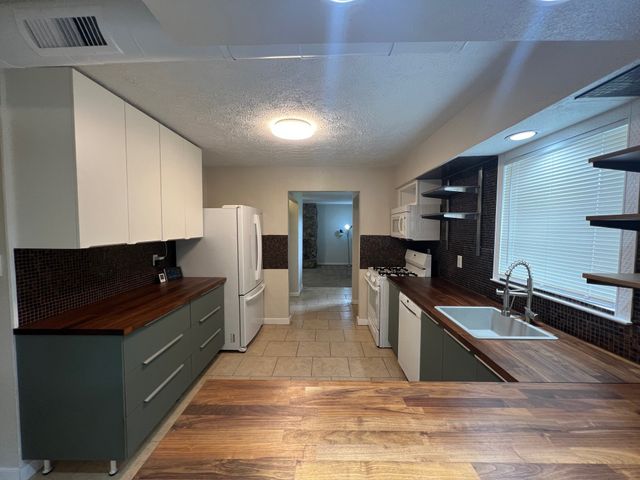 344 S Shore Place, Lewisville, TX 75067