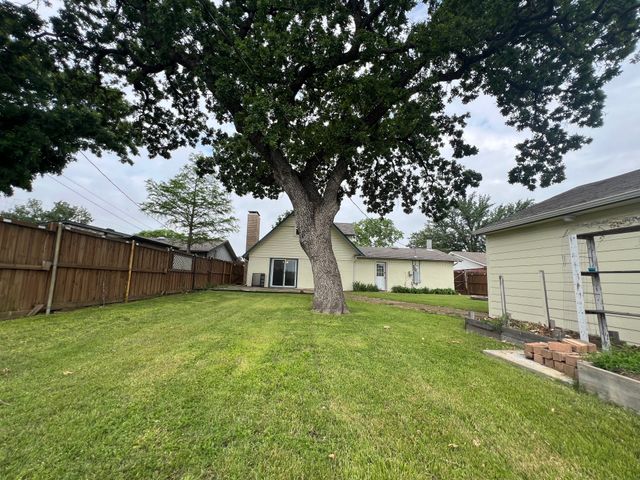 344 S Shore Place, Lewisville, TX 75067