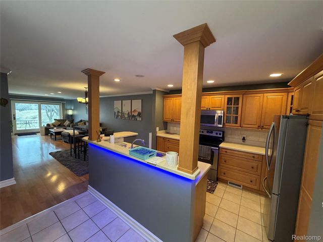 35531 Heritage Lane, Farmington, MI 48335