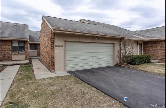 35531 Heritage Lane, Farmington, MI 48335
