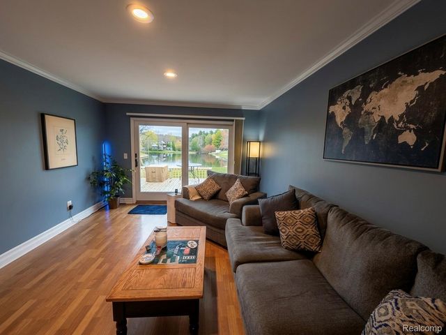 35531 Heritage Lane, Farmington, MI 48335