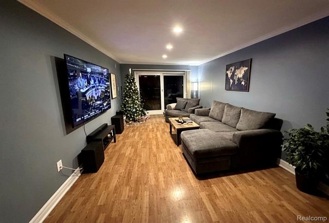 35531 Heritage Lane, Farmington, MI 48335