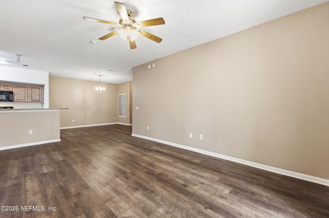 3680 KIRKPATRICK Circle 4, Jacksonville, FL 32210