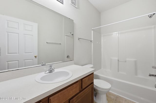 3680 KIRKPATRICK Circle 4, Jacksonville, FL 32210