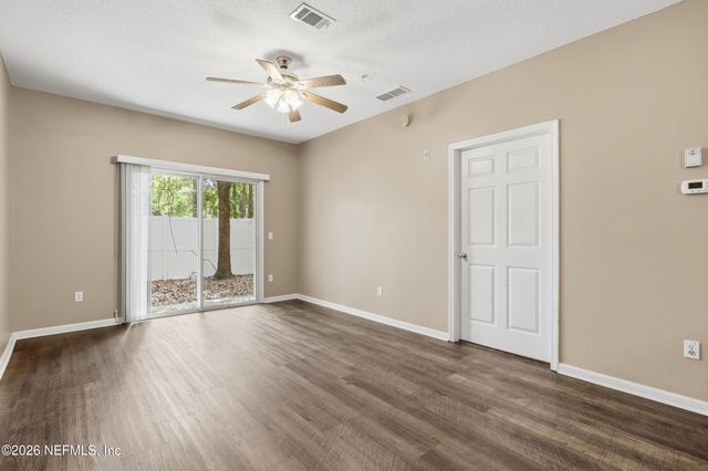 3680 KIRKPATRICK Circle 4, Jacksonville, FL 32210