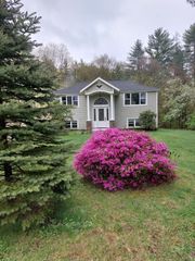 511 Michael Sears Rd, Belchertown, MA 01007