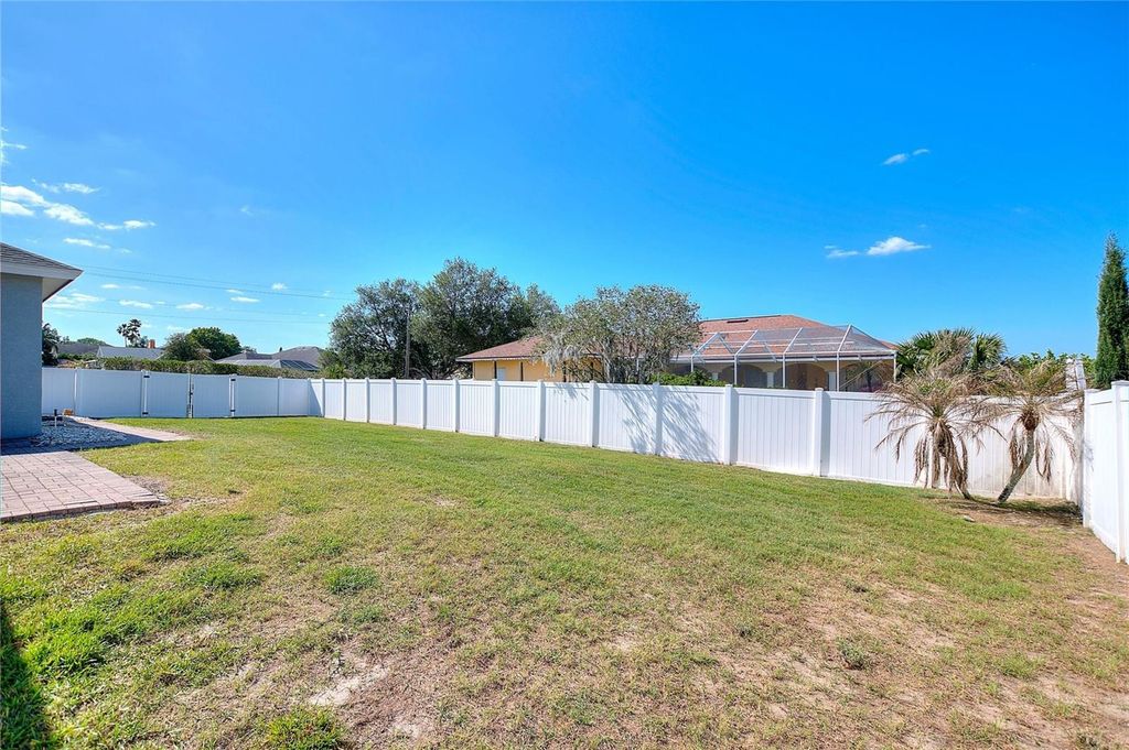 Image 5 of property listing at 2687 BROOKSIDE BLUFF, Lakeland, FL 33813