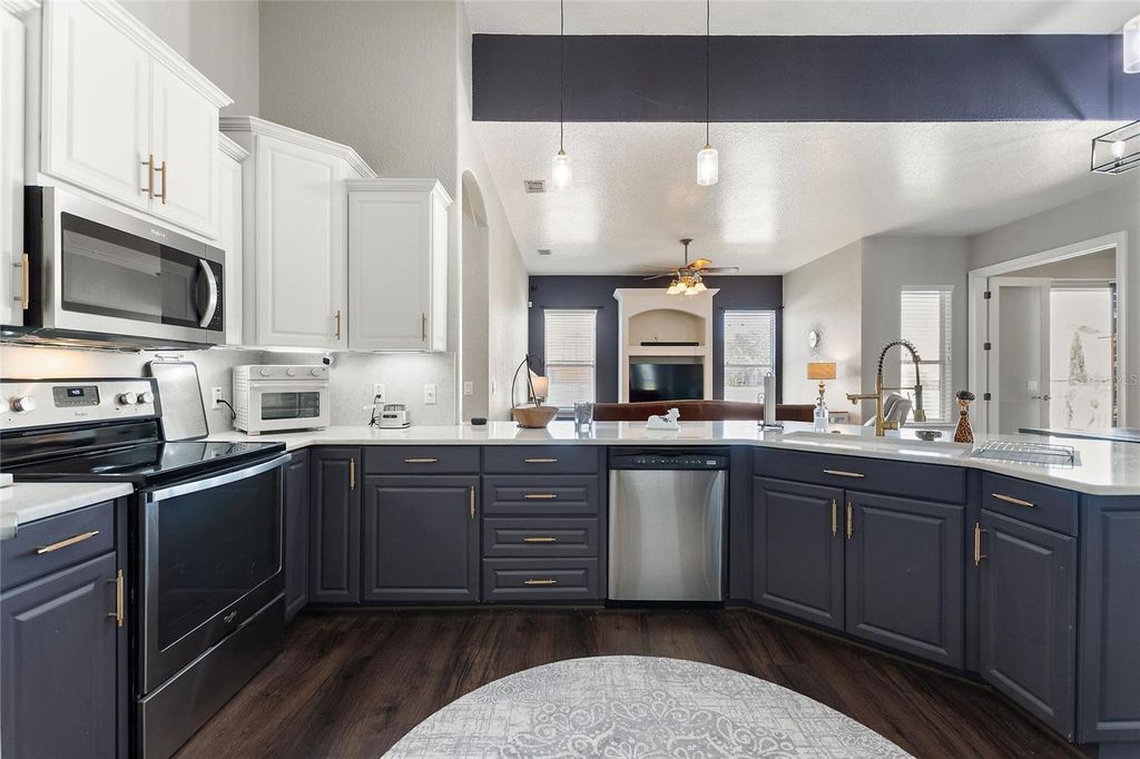 Image 6 of property listing at 2687 BROOKSIDE BLUFF, Lakeland, FL 33813