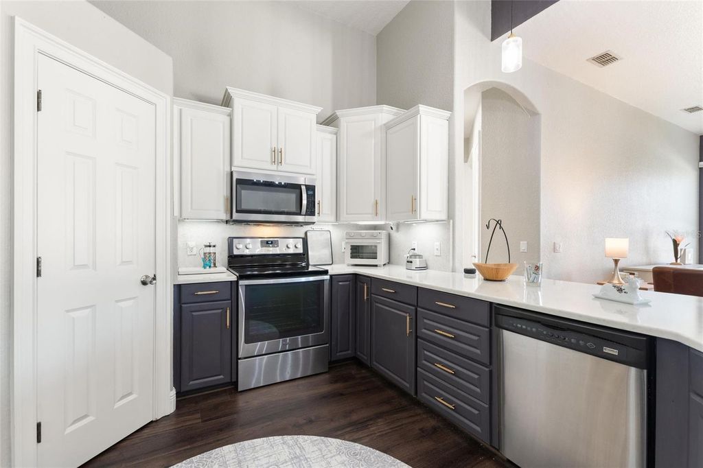 Image 8 of property listing at 2687 BROOKSIDE BLUFF, Lakeland, FL 33813