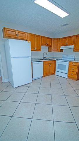 8755 SE Hobe Ridge Avenue, Hobe Sound, FL 33455