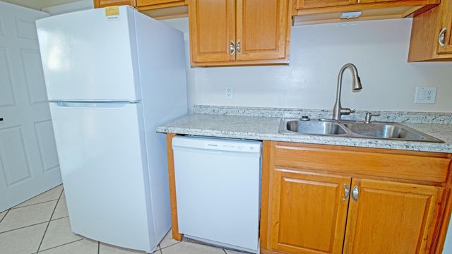 8755 SE Hobe Ridge Avenue, Hobe Sound, FL 33455