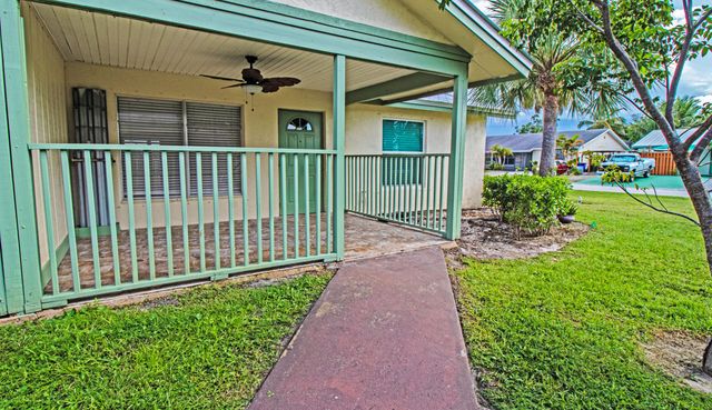 8755 SE Hobe Ridge Avenue, Hobe Sound, FL 33455
