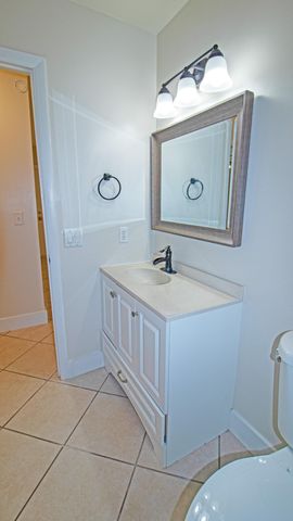 8755 SE Hobe Ridge Avenue, Hobe Sound, FL 33455