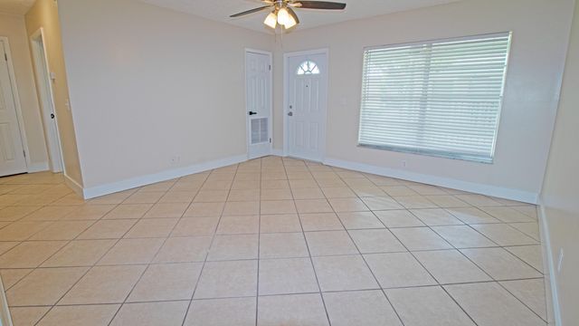 8755 SE Hobe Ridge Avenue, Hobe Sound, FL 33455