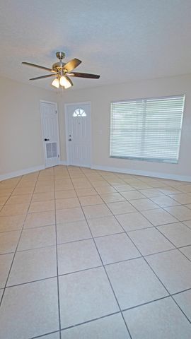 8755 SE Hobe Ridge Avenue, Hobe Sound, FL 33455
