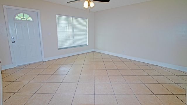 8755 SE Hobe Ridge Avenue, Hobe Sound, FL 33455