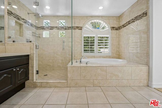 1007 Sunset Oak Circle, Newbury Park, CA 91320