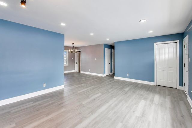 5024 E 73rd Avenue, Merrillville, IN 46410