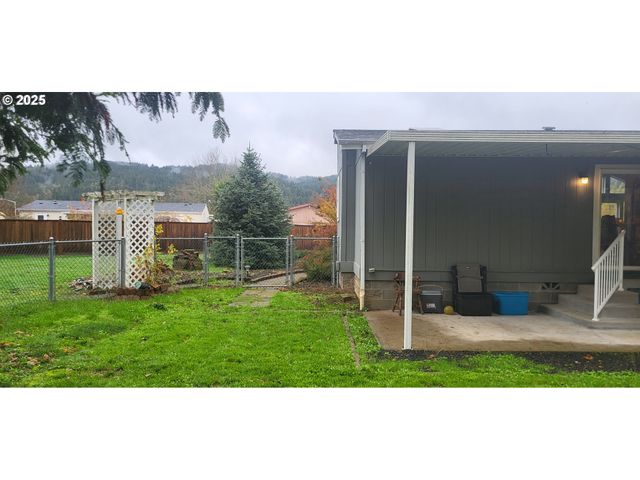 1316 SUNNY Ct, Sutherlin, OR 97479