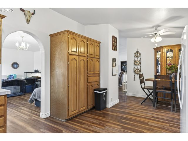 1316 SUNNY Ct, Sutherlin, OR 97479