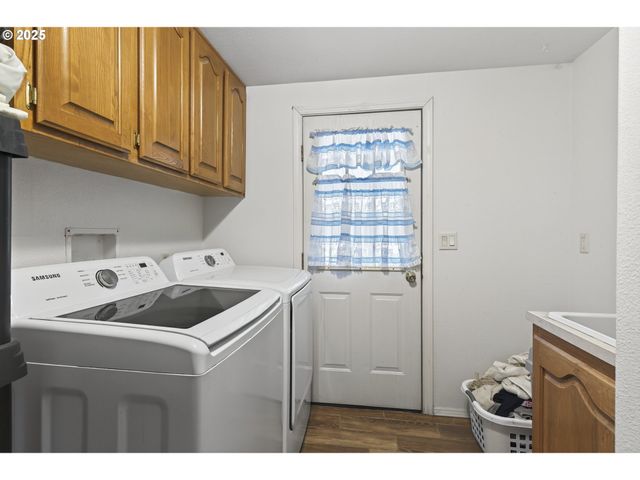 1316 SUNNY Ct, Sutherlin, OR 97479