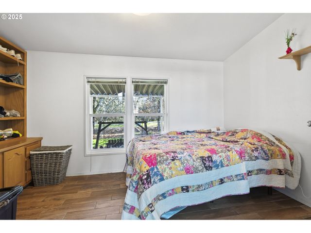 1316 SUNNY Ct, Sutherlin, OR 97479