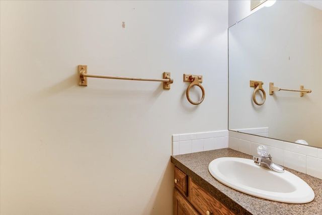 133 N Parkdale Ct, Wichita, KS 67212