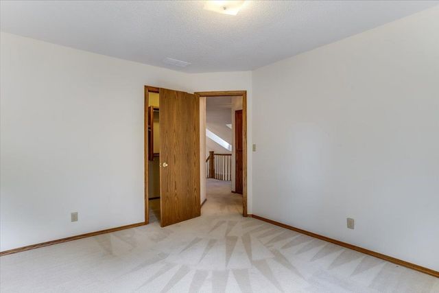 133 N Parkdale Ct, Wichita, KS 67212