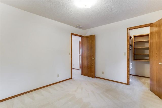 133 N Parkdale Ct, Wichita, KS 67212