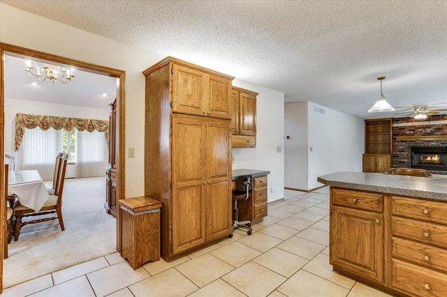 133 N Parkdale Ct, Wichita, KS 67212