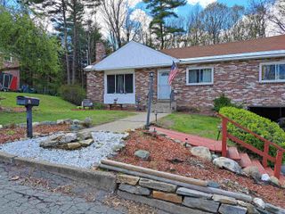 13 Acer Heights Road, Claremont, NH 03743