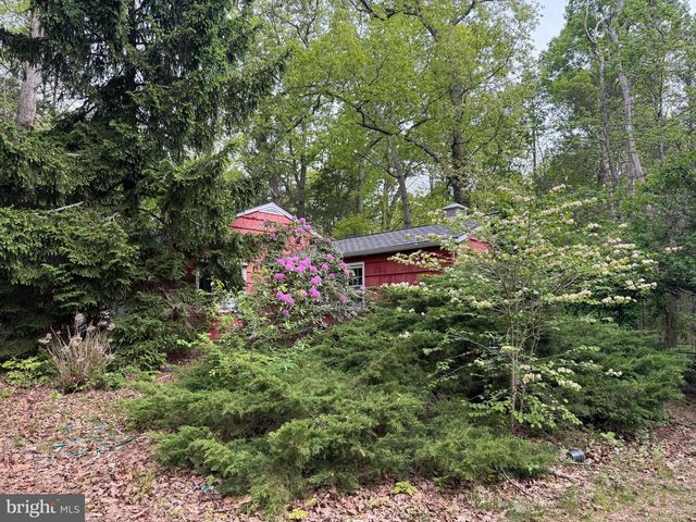 110 HAWKIN RD, Tabernacle, NJ 08088