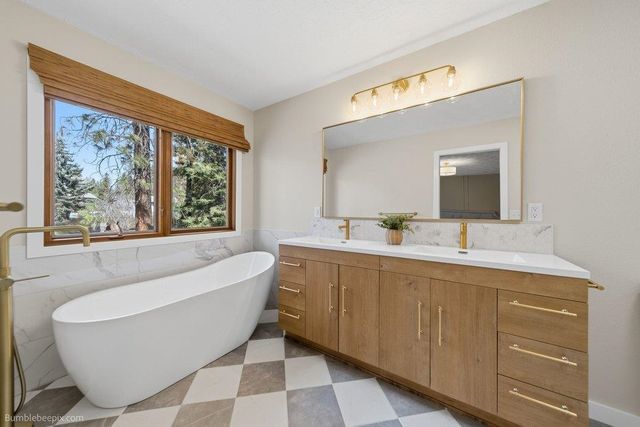 5212 W Alderwood Ave, Spokane, WA 99208