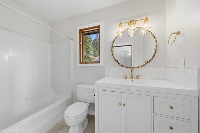 5212 W Alderwood Ave, Spokane, WA 99208