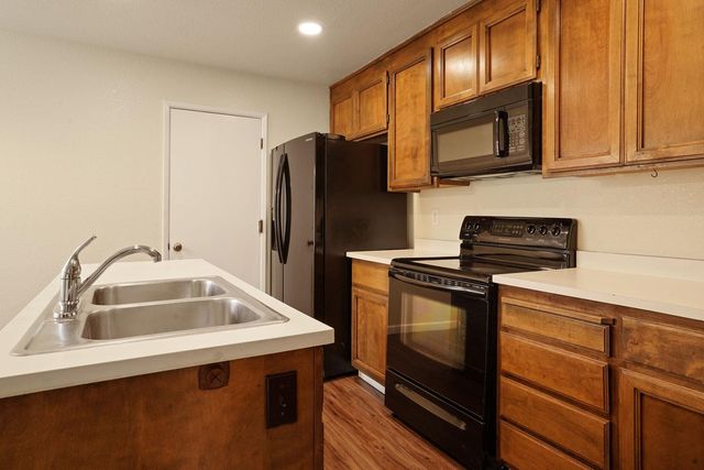1443 W Swain Rd, Stockton, CA 95207